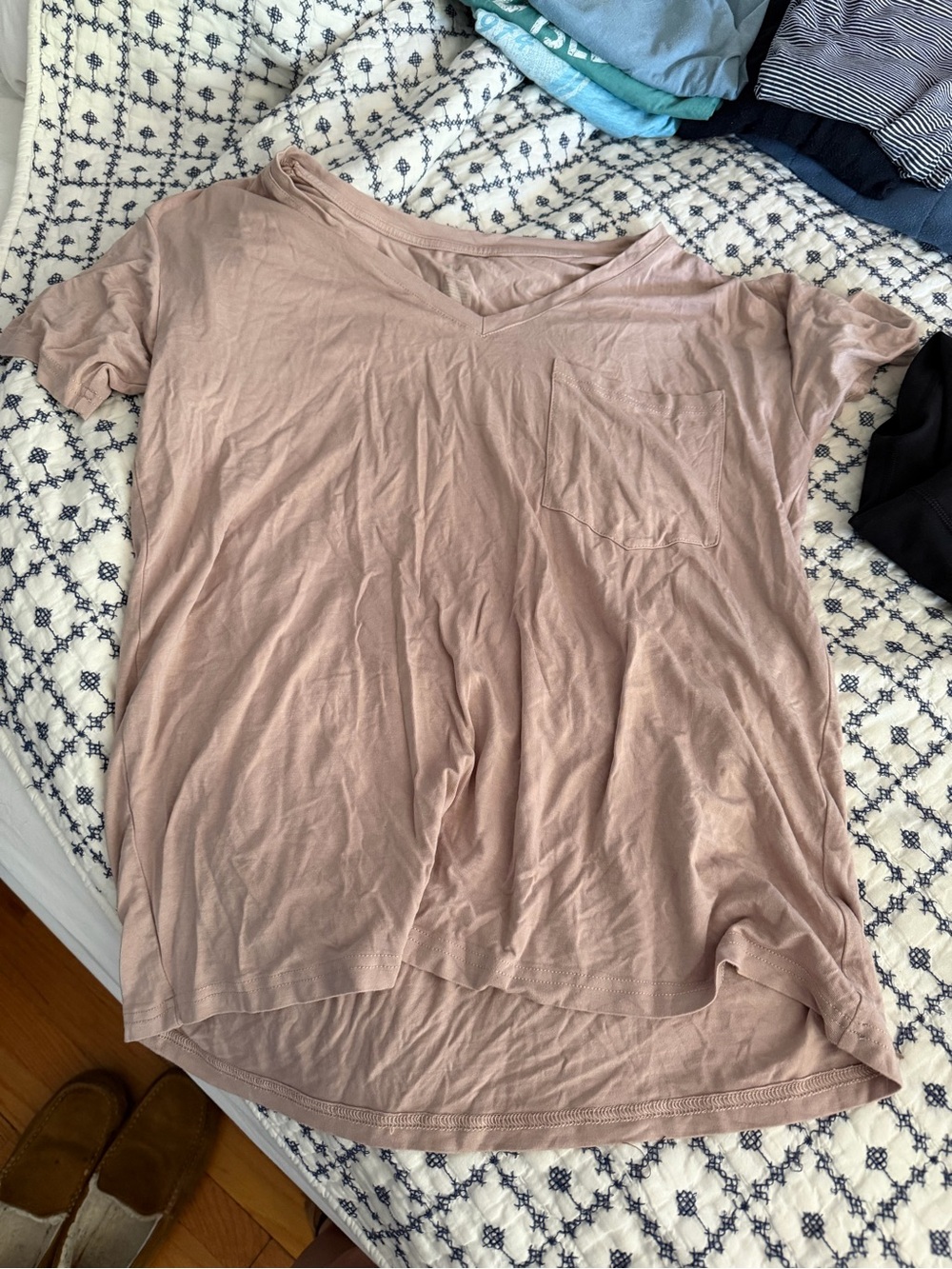 Kyte BABY Mauve Pink V-Neck Short Sleeve Pocket Tee
